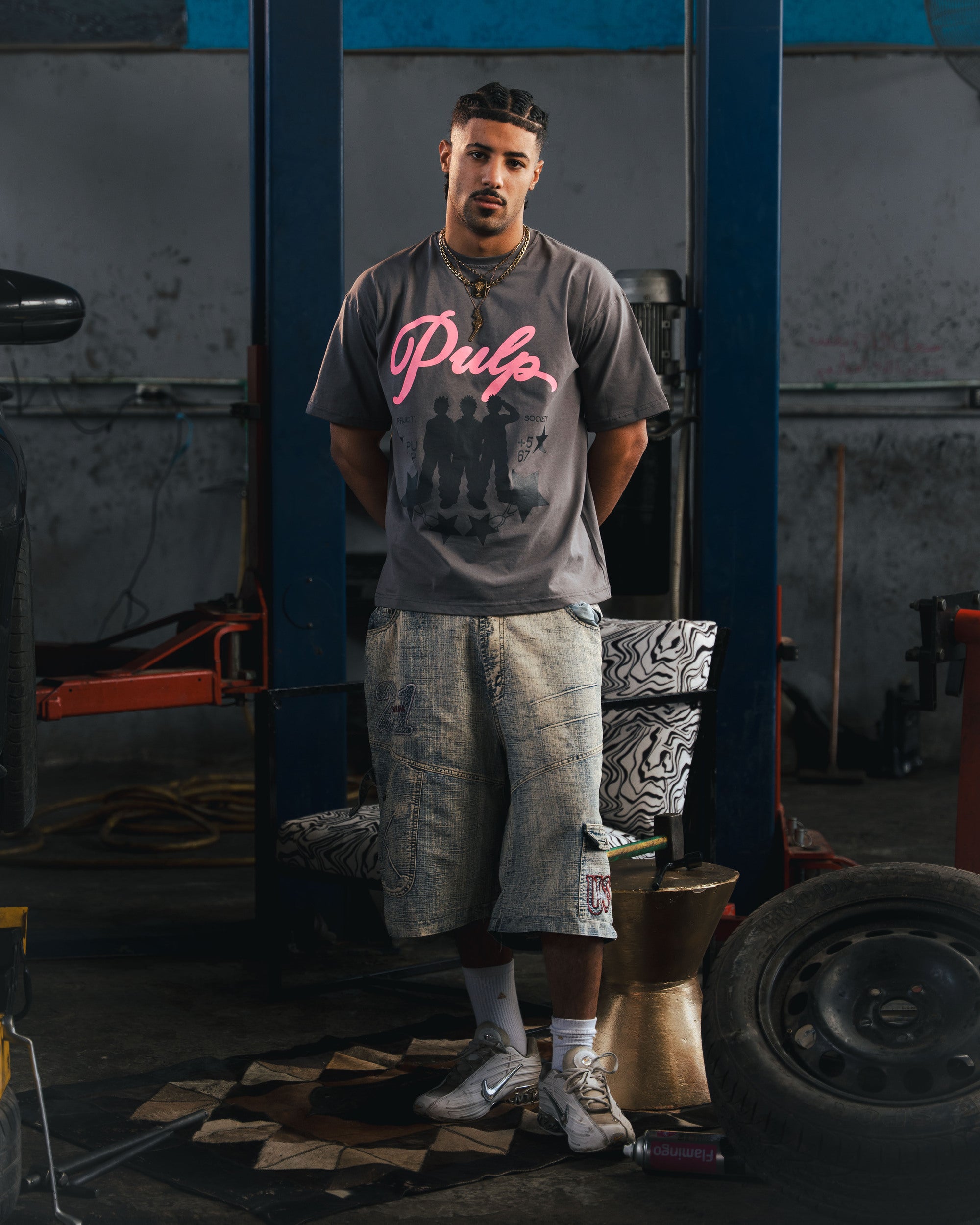 P1. Tee.